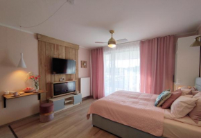 KoraLove romantyczny apartament z kominkiem